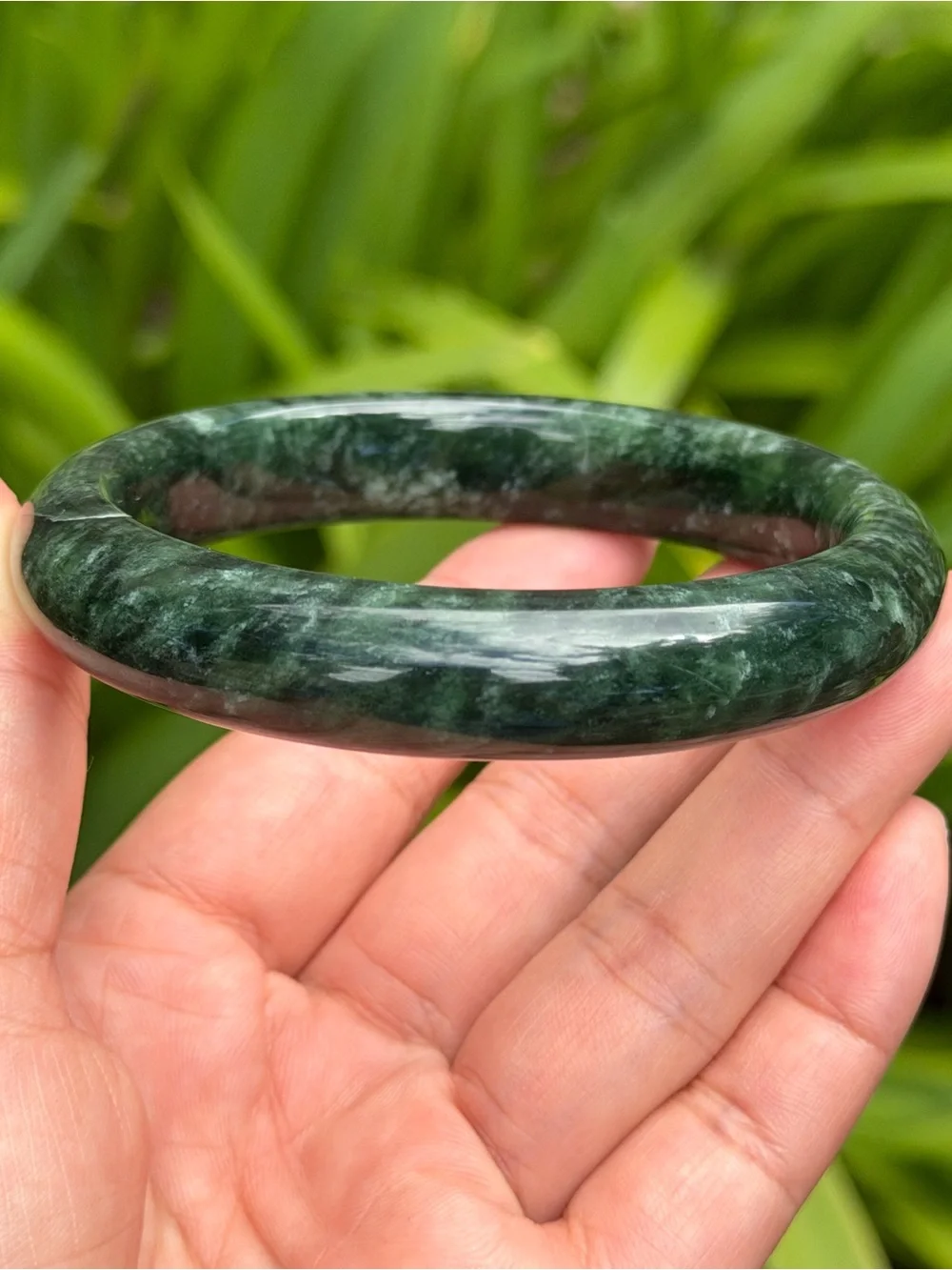 Green Jadeite Bangle Bracelet - Elegant Women’s Jewelry Palo